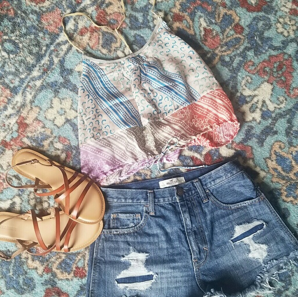 3 for $15 AE Festival Crop Top - Picture 1 of 7